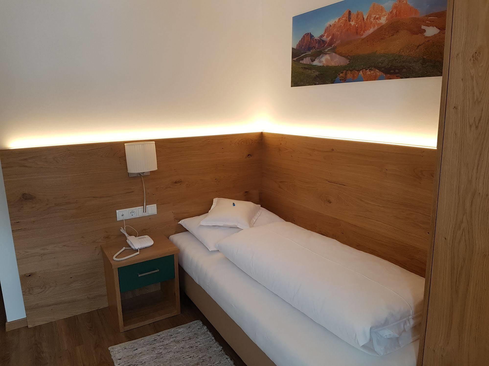 Hotel Dolomites Inn Canazei Exterior foto